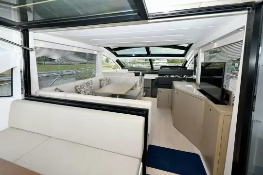 Main Salon -50ft Sunseeker 2019 Predator 