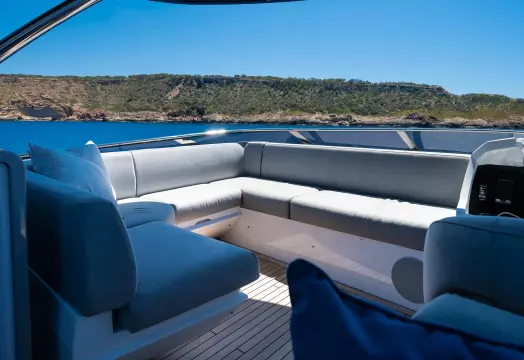 Sunseeker 88 Yacht