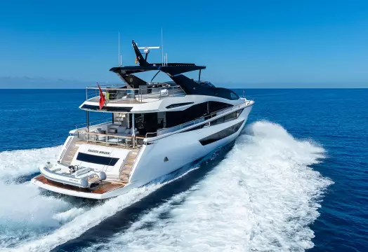 Sunseeker 88 Yacht