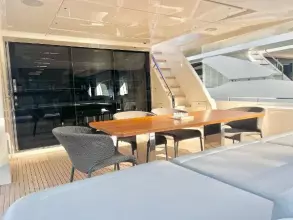 Ferretti Yachts 850