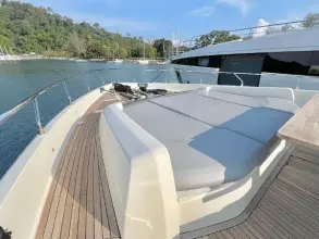 Ferretti Yachts 850