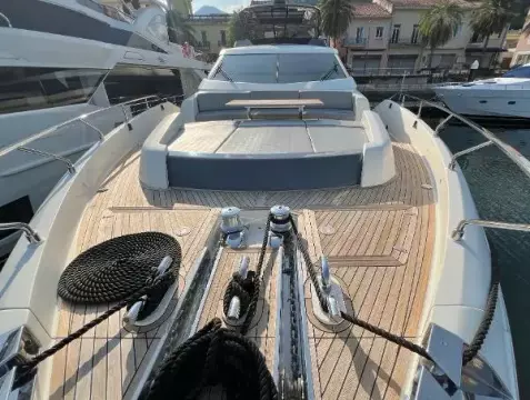 Ferretti Yachts 850