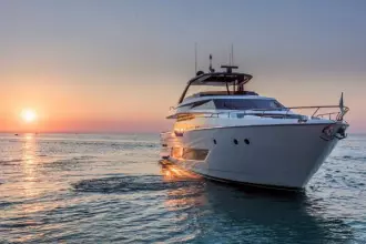 Ferretti Yachts 850