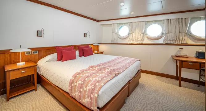 Guest Stateroom (Starboard)