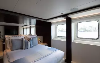 164' Heesen 2022 BOOK ENDS Guest Suite