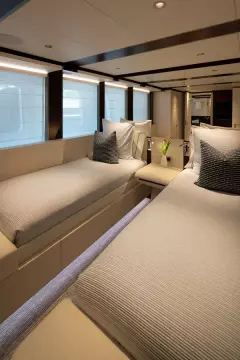 164' Heesen 2022 BOOK ENDS Guest Suite - Twin