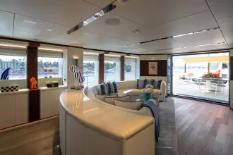 164' Heesen 2022 BOOK ENDS Sky Lounge_2