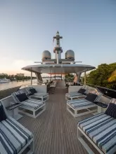 164' Heesen 2022 BOOK ENDS Sundeck