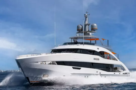 164' Heesen 2022 BOOK ENDS Profile_3