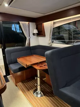 Nimbus-405-motor-yacht-for-sale-interior-image-Lengers-Yachts-7-scaled.jpg