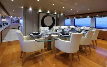 164' Heesen (COMO I) Dining