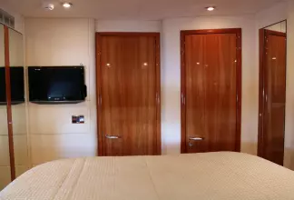 6457049 20171113084456375 1 XLARGE