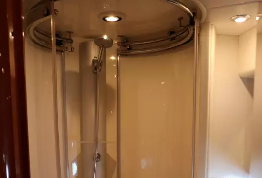 6457049 20171113084520266 1 XLARGE