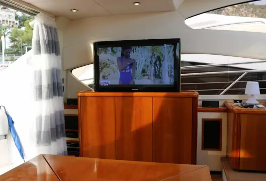 6457049 20171113090058909 1 XLARGE