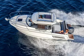 Jeanneau Merry Fisher 795 Series 2 - overhead view of port side and wheelhouse roof hatch