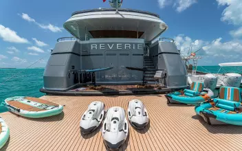 165' Feadship 2000 (REVERIE) Stern