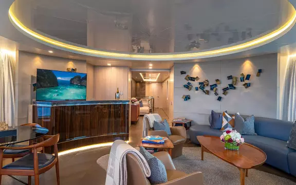 165' Feadship 2000 (REVERIE) Sky Lounge