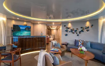 165' Feadship 2000 (REVERIE) Sky Lounge