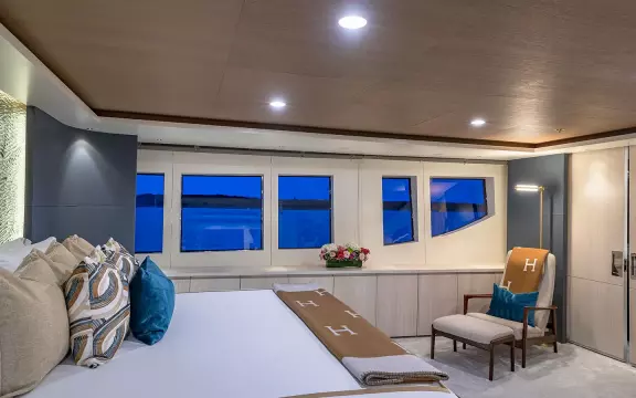 165' Feadship 2000 (REVERIE) Owner's Suite