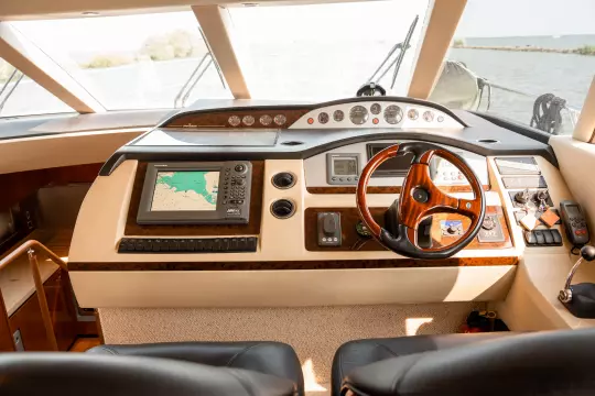 Princess-58-Fly-motor-yacht-for-sale-interior-image-Lengers-Yachts-51.jpg