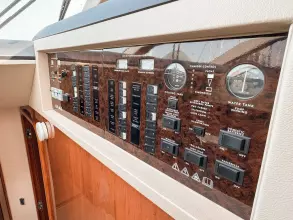 Princess-58-Fly-motor-yacht-for-sale-interior-image-Lengers-Yachts-120.jpg