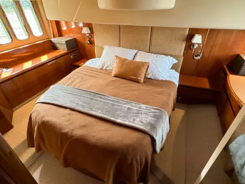 Princess-58-Fly-motor-yacht-for-sale-interior-image-Lengers-Yachts-144.jpg