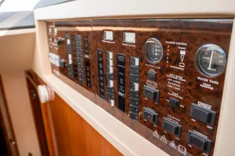 Princess-58-Fly-motor-yacht-for-sale-interior-image-Lengers-Yachts-50-1.jpg