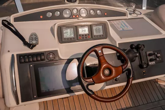 Princess-58-Fly-motor-yacht-for-sale-interior-image-Lengers-Yachts-72.jpg