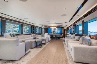 130' Westport (FIGARO) Main Salon