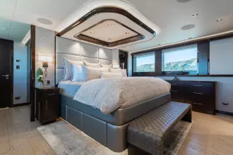 130' Westport (FIGARO) Owner's Stateroom