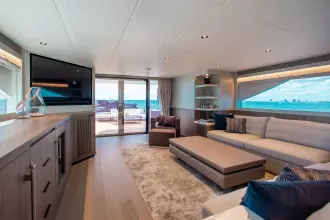 FREEDOM 110' Horizon Skylounge