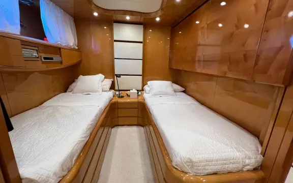 Twin guest cabin