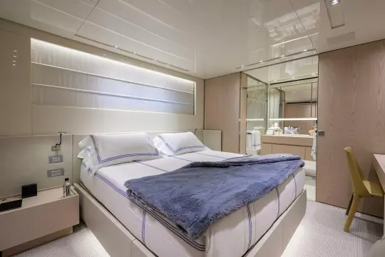 Aft Starboard Guest Stateroom