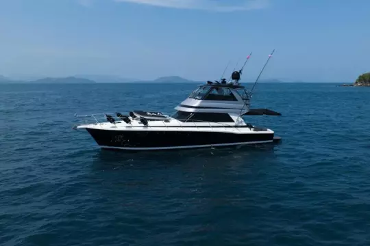 Riviera 48 Flybridge