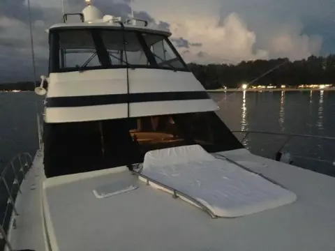 Riviera 48 Flybridge