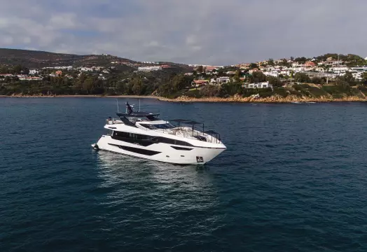 Sunseeker 100 Yacht