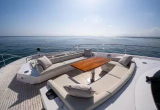 Sunseeker 100 Yacht