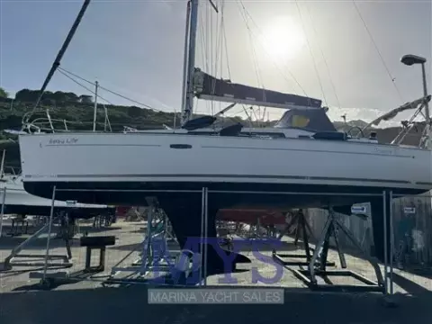 BENETEAU OCEANIS 37' (2).jpg