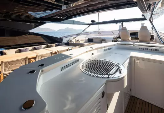 Sunseeker 116 Yacht