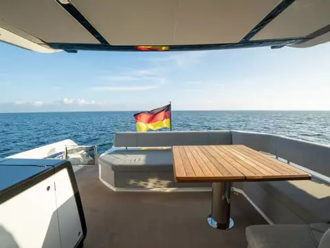 15 - Aft Cockpit