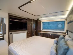 28 - Master Cabin