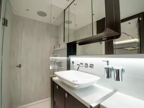 30 - Master Cabin En Suite