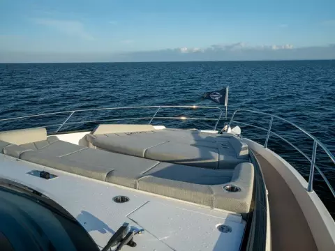 10 - Foredeck