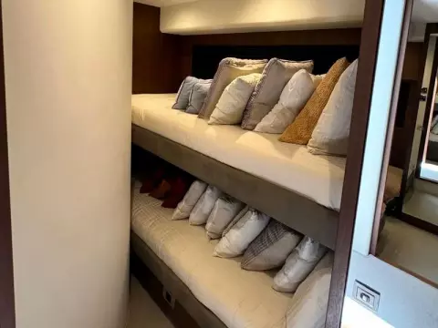 16 - Bunk Cabin