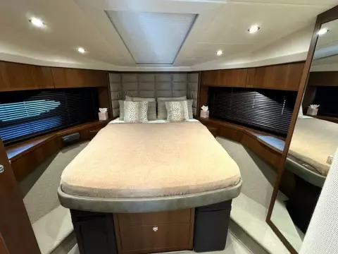 13 - VIP Cabin