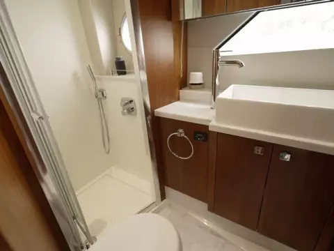 28 - Master Cabin En Suite