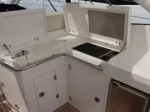 4 - Cockpit Wet Bar