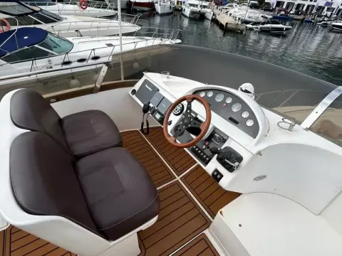 6 - Flybridge