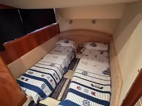 22 - Twin Cabin