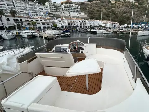 4 - Flybridge